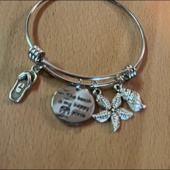 🐚 Beach Charm Bangle 🌊 - Picture 2 of 2